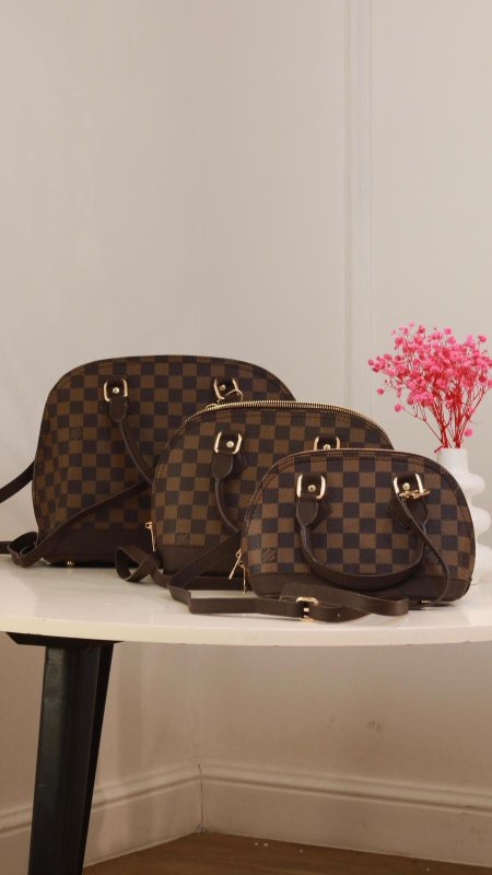 شنطة - لويس فيتون هرمي مربعات بني / ٣ مقاسات